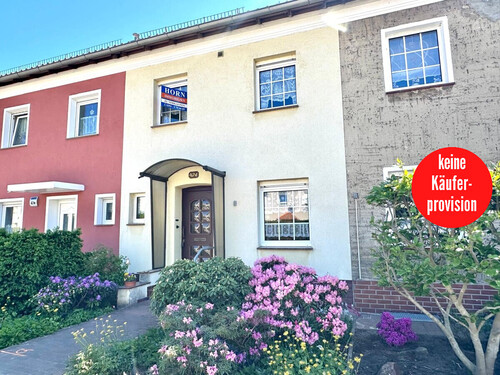 Hausansicht - HORN IMMOBILIEN ++ gepflegtes Reihenmittelhaus in Ueckermmünde, nur ca. 1 km vom Strand entfernt