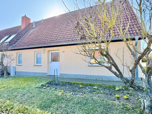 Hausansicht - 4 Zimmer Doppelhaushälfte zum Kaufen in Blankenhof / Chemnitz