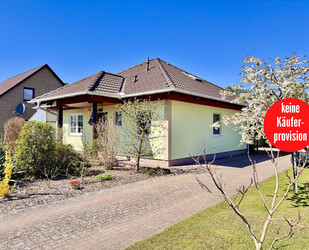 HORN IMMOBILIEN + Einfamilienhaus mit Einbauküche, Doppelgarage und Keller in Krugsdorf bei Pasewalk