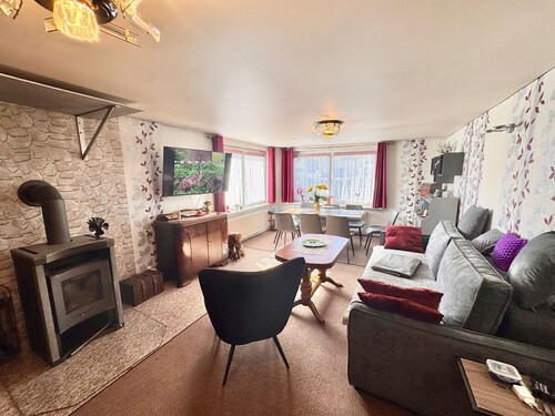 Wohnzimmer - 5 Zimmer Einfamilienhaus zum Kaufen in Woldegk / Canzow