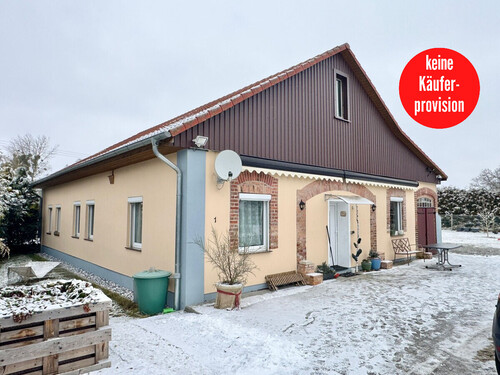 Hausansicht - HORN IMMOBILIEN ++ Viereck bei Pasewalk, tolles Haus in toller Lage, das Richtige für Aussteiger!