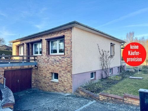 Hausansicht linke Seite - HORN IMMOBILIEN ++ ein großes Haus mit großem Grundstück und voll unterkellert in Strasburg (Uckerm)