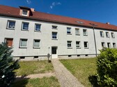 Hauseingang - 3 Zimmer Etagenwohnung zum Kaufen in Neubrandenburg