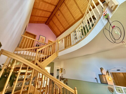 Treppe mit Empore - 5 Zimmer Einfamilienhaus in Neubrandenburg