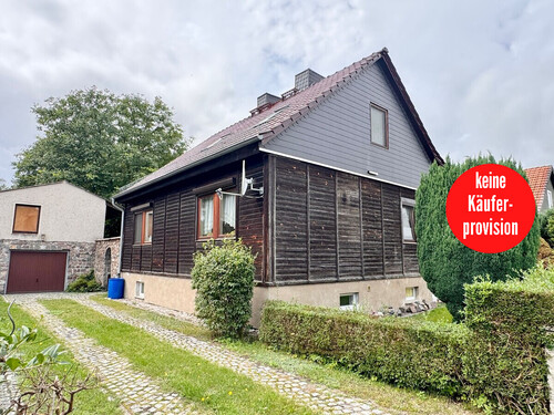 Hausansicht - HORN IMMOBILIEN ++ Einfamilienhaus mit großem Grundstück