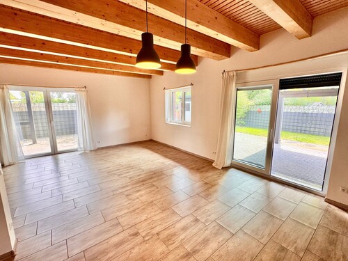 Wohnzimmer - 4 Zimmer Einfamilienhaus zum Kaufen in Ueckermünde