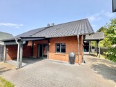 Hausansicht vom Grundstück - 