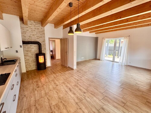 Küche offen zum Wohnzimmer - 4 Zimmer Einfamilienhaus in Ueckermünde