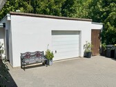 Garage mit elektrischem Tor - 