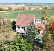 HORN IMMOBILIEN ++ Alleinlage gesucht? Einfamilienhaus, voll unterkellert in Gehren bei Strasburg - Strasburg / Gehren
