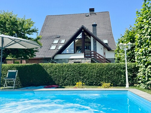 Poolansicht - Einfamilienhaus mit 130,00 m&sup2; in Strasburg zum Kaufen