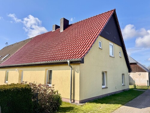 Hausansicht - 3 Zimmer Doppelhaushälfte zum Kaufen in Strasburg
