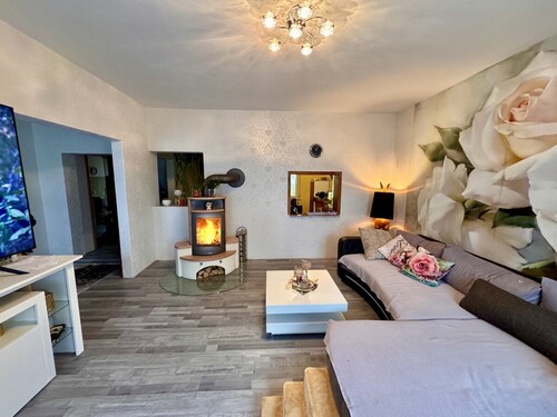 Wohnzimmer - 7 Zimmer Doppelhaushälfte in Torgelow