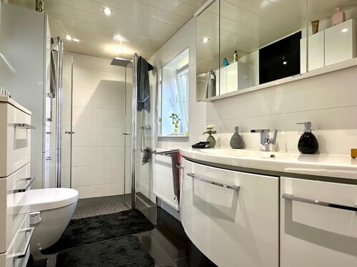 Badezimmer - 4 Zimmer Einfamilienhaus in Blumenhagen