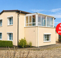 HORN IMMOBILIEN ++ Einfamilienhaus mit Einliegerwohnung und Seeblick in Friedland