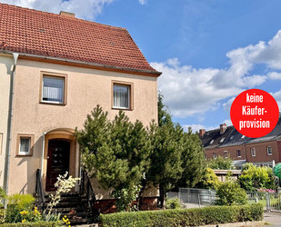 HORN IMMOBILIEN ++ Neubrandenburg Vogelviertel, Haus mit Grundstück, Terrasse und 3 Garagen