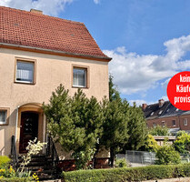 HORN IMMOBILIEN ++ Neubrandenburg Vogelviertel, Haus mit Grundstück, Terrasse und 3 Garagen