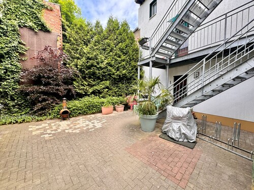 Innenhof Terrasse und Treppe - 