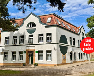 Mehrfamilienhaus in Friedland, eine große Wohnung für Eigennutzer, 3 vermietet + 2 Ferienwohnungen