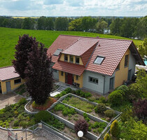 HORN IMMOBILIEN++ Penzlin, großes Einfamilienhaus mit Garage, Außenpool und vielen Extras