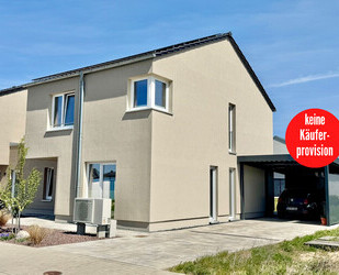 HORN IMMOBILIEN ++ Neuwertiges Einfamilienhaus in Neubrandenburg Obodritenstraße, EBK + Carport