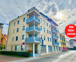HORN IMMOBILIEN++ RESERVIERT! Waren (Müritz) am Stadthafen , schöne 3-Raum ETW mit Fahrstuhl, Stellplatz, EBK und Blick auf den Hafen