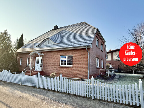 Einfamilienhaus - HORN IMMOBILIEN++ 2 km bis Neubrandenburg, großes Einfamilienhaus mit vielen Extras - Einliegerwohnung möglich