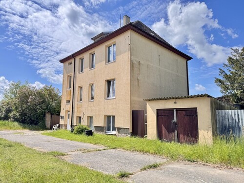 Hausansicht - 11 Zimmer Mehrfamilienhaus, Wohnhaus zum Kaufen in Penkun