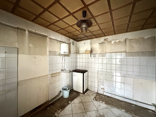 Küche - 6 Zimmer Doppelhaushälfte zum Kaufen in Friedland