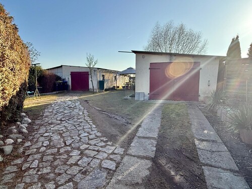 2 Garagen - 3.5 Zimmer Doppelhaushälfte in Bassow