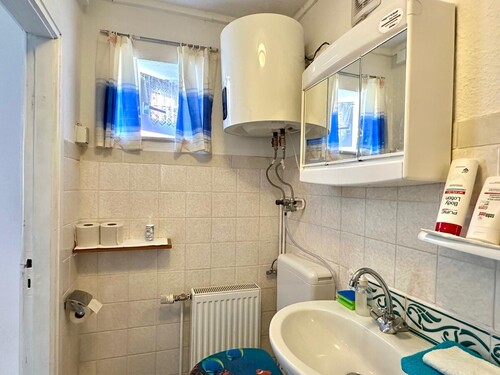 Badezimmer - 4 Zimmer Doppelhaushälfte in Eggesin