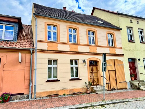 Hausansicht - 8 Zimmer Reihenhaus zum Kaufen in Penkun