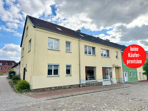Hausansicht - HORN IMMOBILIEN ++ Wohn- und Geschäftshaus, ehemalige Bäckerei in Strasburg (Uckermark)
