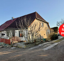 HORN IMMOBILIEN++ 15 km bis Neubrandenburg, schöne Doppelhaushälfte mit großen Grundstück & 2 Garagen - Bassow