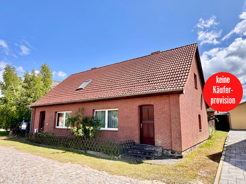 Hausansicht - HORN IMMOBILIEN ++ RESERVIERT! Neubrandenburg Weitin Haus sucht fleißige Hände, ruhige Lage