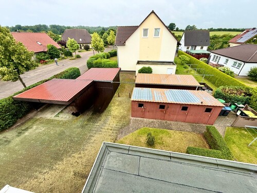 Carport und Gartenschuppen - 3 Zimmer Maisonettenwohnung in Neubrandenburg