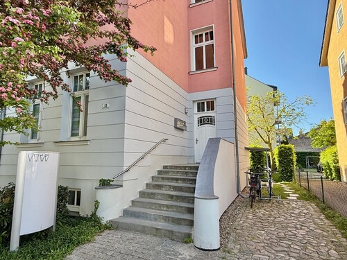 Hauseingang - 4 Zimmer Erdgeschoßwohnung in Neubrandenburg