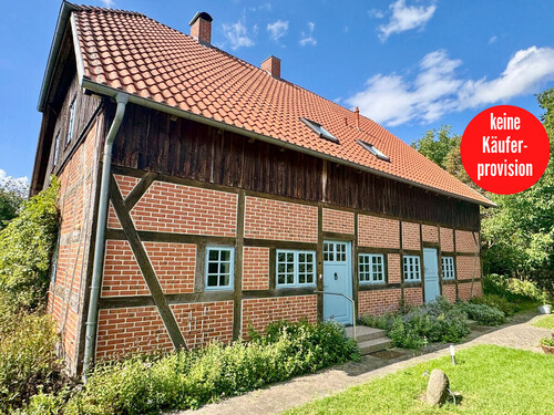 Hausansicht - HORN IMMOBILIEN ++ großes stilvolles Fachwerkhaus in Rumpshagen bei Penzlin mit vielen Extras!