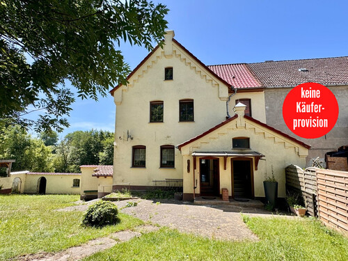 Hausansicht - HORN IMMOBILIEN ++ idyllisches Zweifamilienhaus in Wrodow bei Neubrandenburg