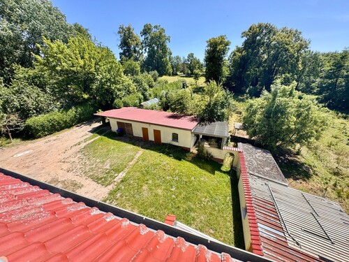 Innenhof mit Nebengebäuden - 
