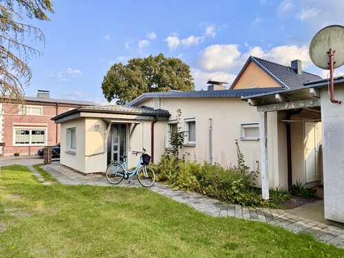 Hauseingang - 4 Zimmer Doppelhaushälfte zum Kaufen in Viereck