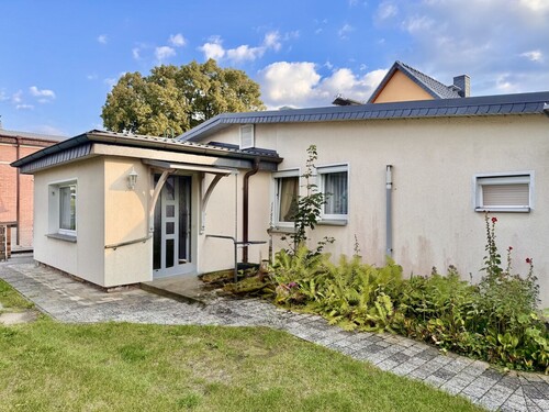 Hausansicht - Doppelhaushälfte mit 82,00 m² in Viereck zum Kaufen