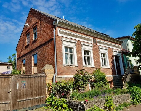 Nutzen Sie Ihre Chance! - 5 Zimmer Einfamilienhaus in Altentreptow