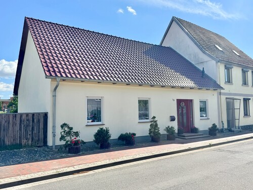 Hausansicht Straßenseite - 