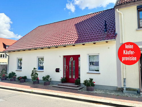 Hausansicht Straßenseite - HORN IMMOBILIEN ++ Tolles Haus im Zentrum von Strasburg (Uckermark), ebenerdig und altersgerecht