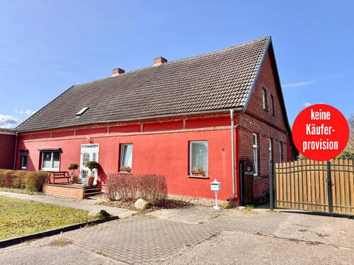 Hausansicht - HORN IMMOBILIEN ++ RESERVIERT! Einfamilienhaus mit Einliegerwohnung in Spantekow, ruhige Lage