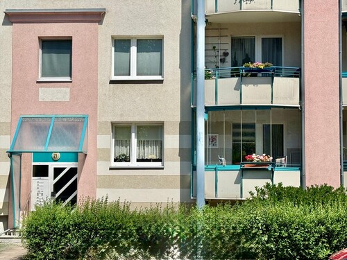 im EG (Hochparterre) - 3 Zimmer Erdgeschoßwohnung zum Kaufen in Neubrandenburg