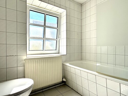 Tageslichtbad - Mehrfamilienhaus, Wohnhaus mit 300,00 m&sup2; in Datzetal / Sadelkow zum Kaufen