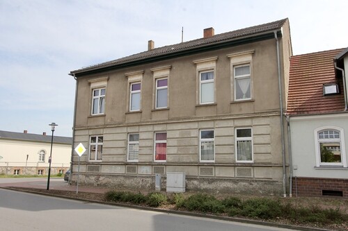 Titelbild - HORN IMMOBILIEN ++ Altentreptow vermietetes Zweifamilienhaus