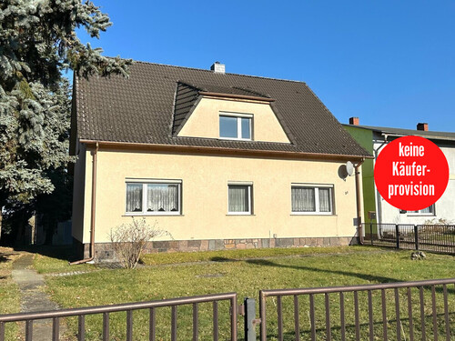 Hausansicht - HORN IMMOBILIEN ++ großzügiges Einfamilienhaus mit Nebengelass in Heinrichsruh bei Torgelow